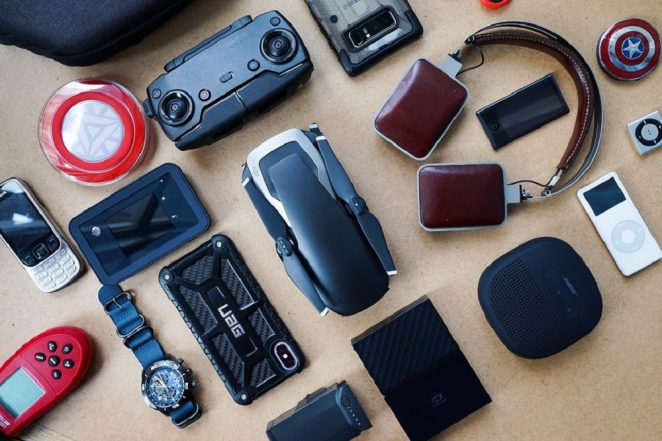 How Do I Organize My Tech Gadgets in an Audifleid Travel Setting?